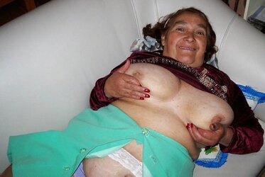 Colombian granny Bell (seventeenth set)