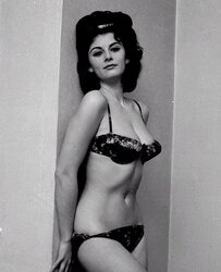 Eve Eden aka Rosa Dolmai