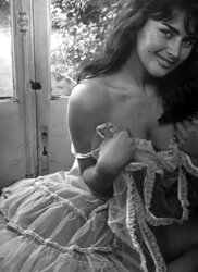 Eve Eden aka Rosa Dolmai