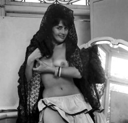 Eve Eden aka Rosa Dolmai