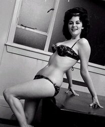 Eve Eden aka Rosa Dolmai