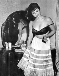 Eve Eden aka Rosa Dolmai