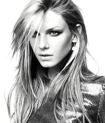 Angela Lindvall !