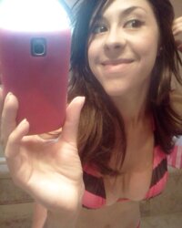 GIRLFRIEND photographing herself
