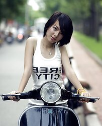 Vespa Women