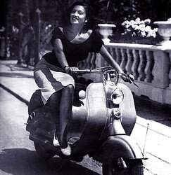 Vespa Women