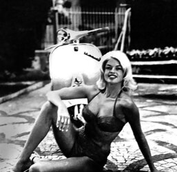 Vespa Women