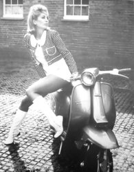 Vespa Women