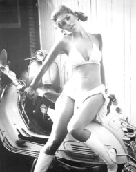 Vespa Women