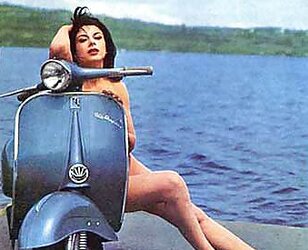 Vespa Women