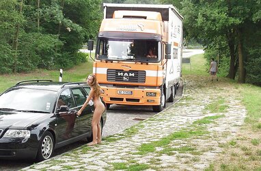 Nudes in public No. 16 - N. C.