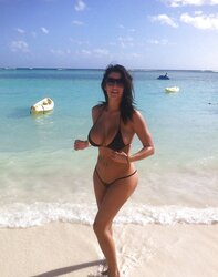 The Hottest Of Huge-Titted Teenagers - Edition