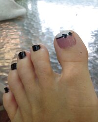 Mega-Bitch.plumper,soles,cockslut