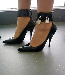Various Bondage & Discipline pictures from the Net