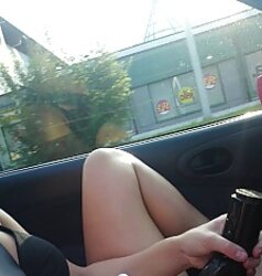 Frauen nackt im auto