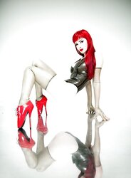 I enjoy High High-Heeled Shoes !