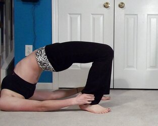 Splendid sporty gal like to be exhibitionistic