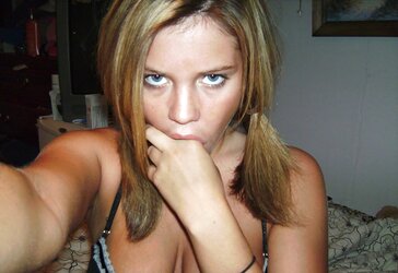 Red-Hot honies Fledgling Images