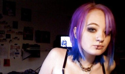 Steamy Emo Cam Chick