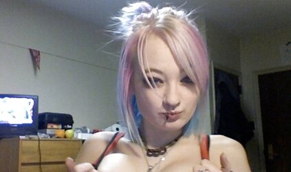Steamy Emo Cam Chick