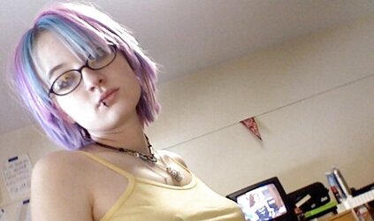 Steamy Emo Cam Chick