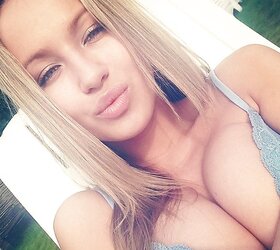 Ladies are just uber-cute!