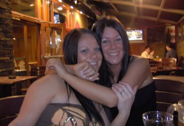 CouplePartyGirls