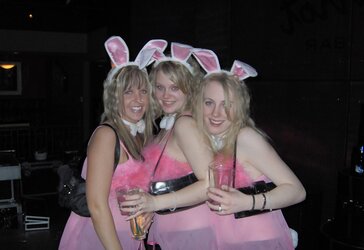 CouplePartyGirls