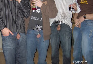 CouplePartyGirls
