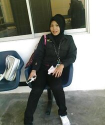 Awek tudung bogel