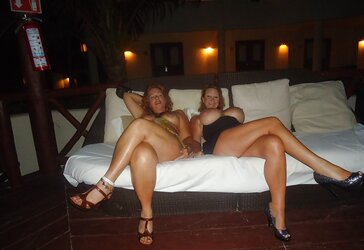 Real Thick Jug Cougars from SAPORNO.com