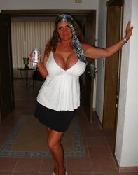 Real Thick Jug Cougars from SAPORNO.com