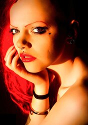 Plastique in Vains - SG Model - Crimson Ribbon