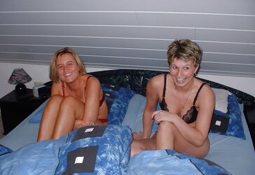 Bare mummies--Solo and Sapphic