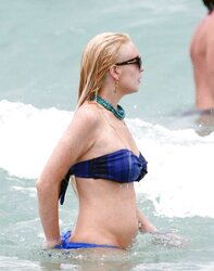 Lindsay Lohan ... Melons On The River