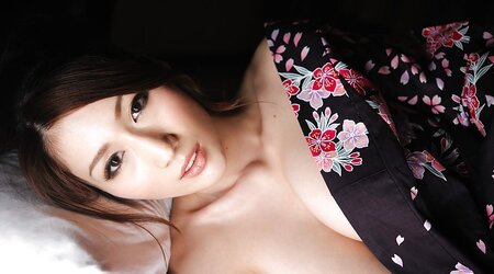 JULIA - 06 Super-Sexy Japanese porn industry star