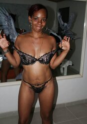 DARK-HUED DAMSEL VIVIANA