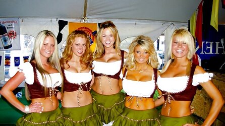 HEISSE NUTTEN IM DIRNDL