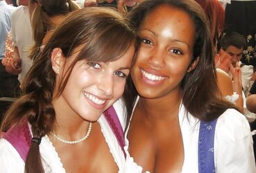 HEISSE NUTTEN IM DIRNDL