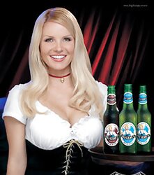 HEISSE NUTTEN IM DIRNDL