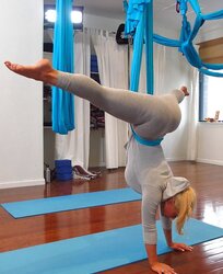 That Butt Get s2 Fingers UP - Whooty Backside Cheek