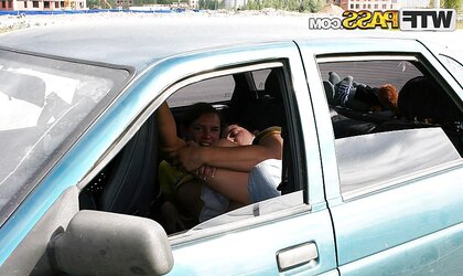 Crazy lady gives head and pounds in the car