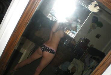 Stolen Pictures - 2 Girlfriends have a Session