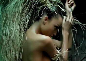 Spectacular Bare Art