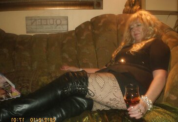 Goldenpussy: a super-cute cootchie 4You