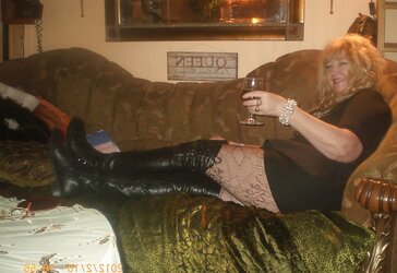 Goldenpussy: a super-cute cootchie 4You