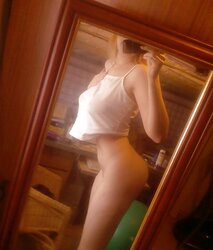 TAUT WHITE TOPS