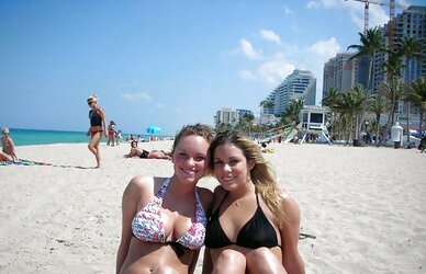 Nice Beach Ladies - X