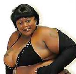 LUXURIOUS DARK-HUED PLUMPER