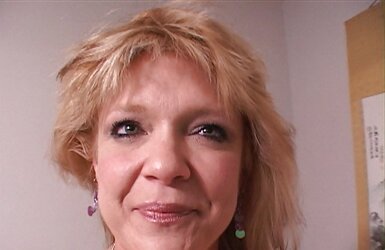 Incredible Mature Ash-Blonde Housewife MUMMY